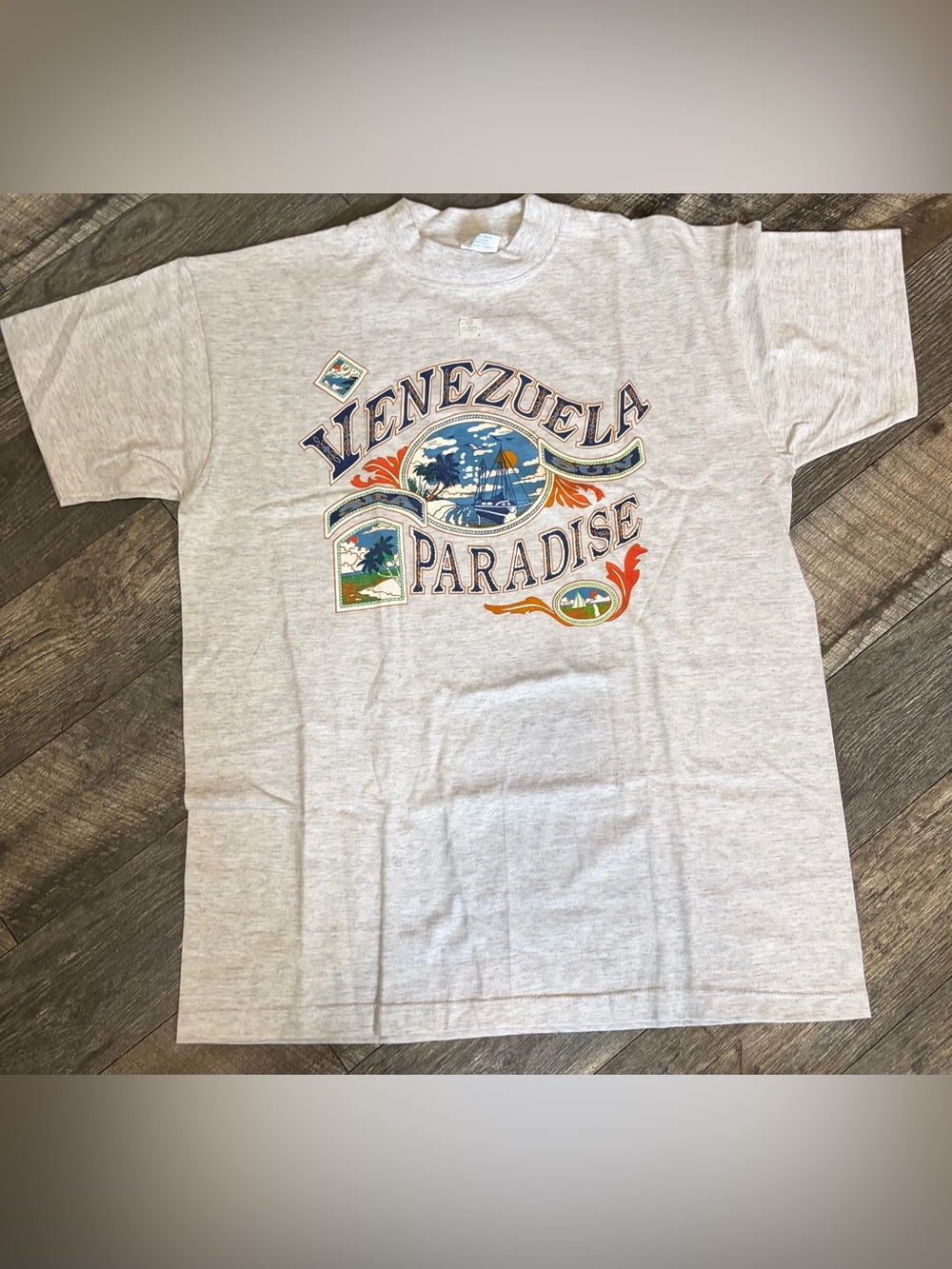 Vintage Venezuela Paradise Graphic Tee - Light Gray one size